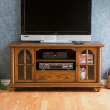 Holly & Martin&trade; Highbanks Media Stand